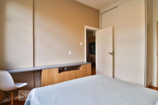Quarto Suíte de apartamento para alugar com 1 quarto, 40m² em Funcionários, Belo Horizonte