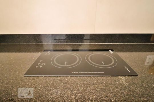 Cozinha de apartamento para alugar com 1 quarto, 40m² em Funcionários, Belo Horizonte