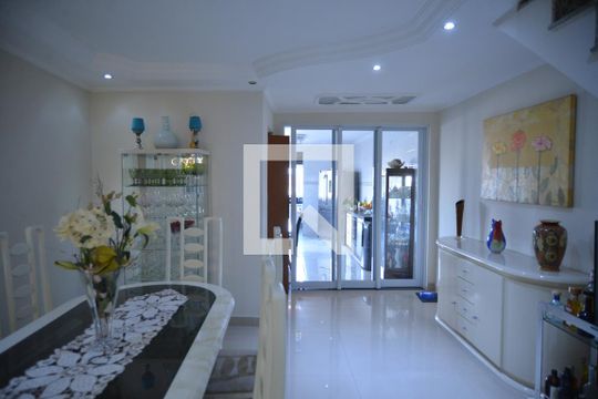 Sala de casa para alugar com 3 quartos, 390m² em Parque João Ramalho, Santo André