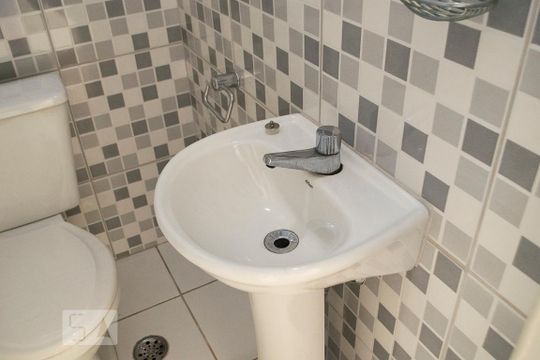 Casa para alugar com 5 quartos, 460m² em Vila Aurora (zona Norte), São Paulo