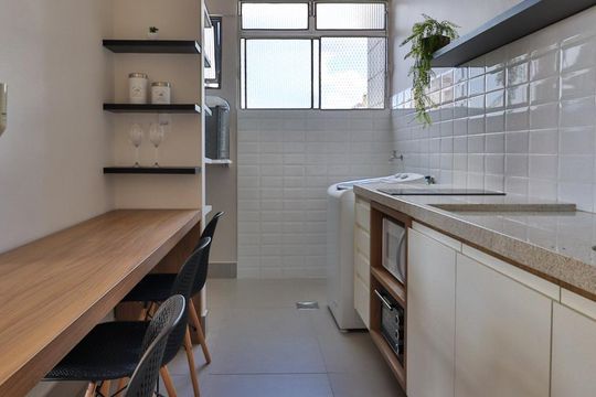 Cozinha de apartamento à venda com 1 quarto, 58m² em Lourdes, Belo Horizonte