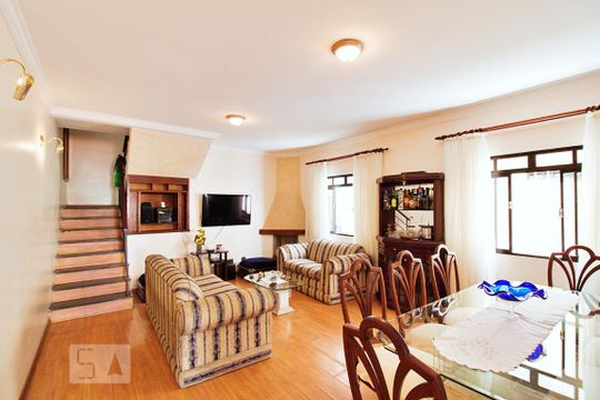Sala de casa à venda com 3 quartos, 245m² em Jardim Monte Kemel, São Paulo