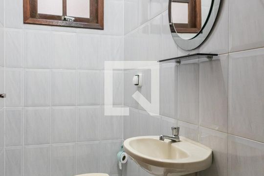 Lavabo de casa à venda com 4 quartos, 150m² em Parque Vitória, São Paulo