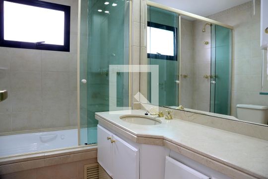 Banheiro da Suíte 2  de apartamento à venda com 3 quartos, 152m² em Jardim Morumbi, São Paulo