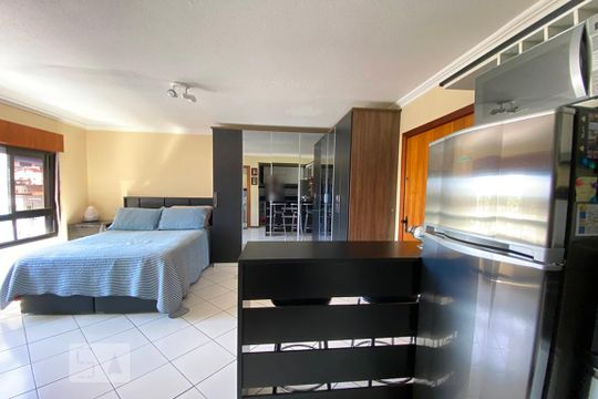 Cozinha de kitnet/studio para alugar com 1 quarto, 36m² em Centro, São Leopoldo