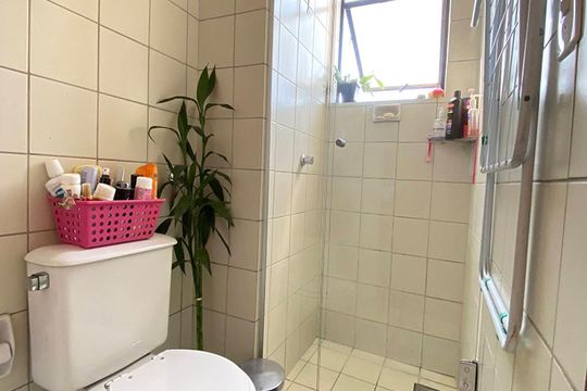 Banheiro de kitnet/studio para alugar com 1 quarto, 36m² em Centro, São Leopoldo