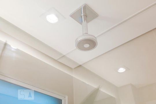 Chuveiro de apartamento para alugar com 2 quartos, 87m² em Cerqueira César, São Paulo