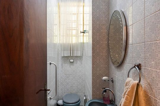 1o. Andar - Lavabo de casa para alugar com 5 quartos, 380m² em Jardim da Glória, São Paulo