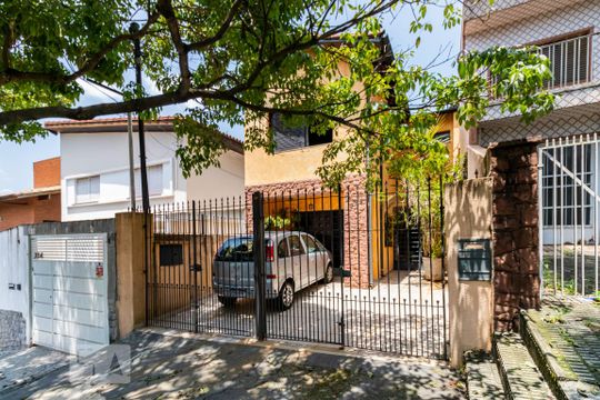 Fachada de casa para alugar com 5 quartos, 380m² em Jardim da Glória, São Paulo
