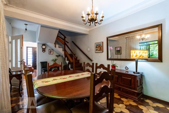1o. Andar - Sala de estar de casa para alugar com 5 quartos, 380m² em Jardim da Glória, São Paulo