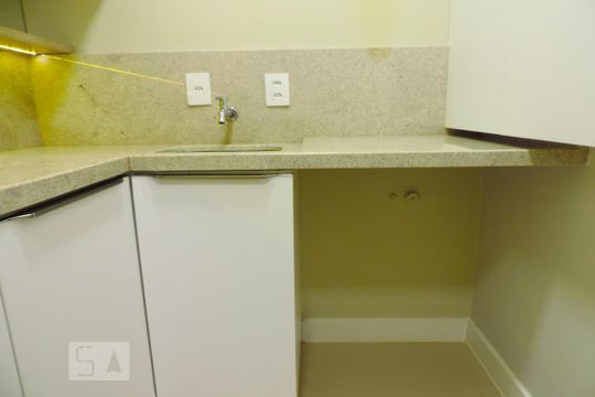 Area de Servico de apartamento para alugar com 1 quarto, 60m² em Centro, Florianópolis