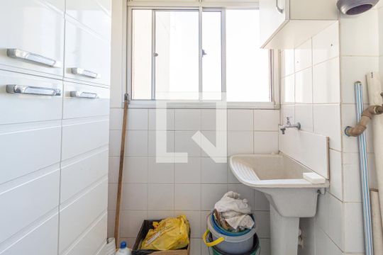 Cozinha e área de serviço de apartamento à venda com 3 quartos, 53m² em São Pedro, Osasco
