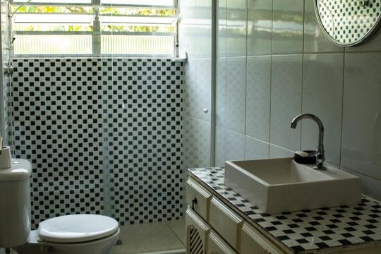 Banheiro  de casa à venda com 4 quartos, 193m² em Vila Sao Paulo, São Paulo