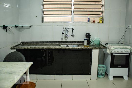 Cozinha de casa à venda com 4 quartos, 193m² em Vila Sao Paulo, São Paulo