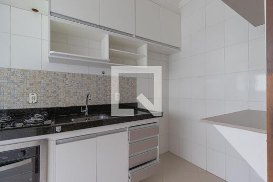 Cozinha de apartamento para alugar com 2 quartos, 48m² em Jardim Ismênia, São José dos Campos