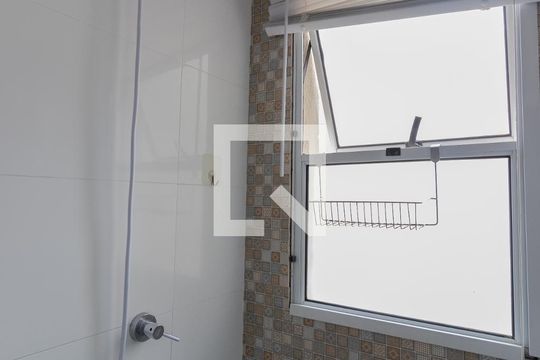 Banheiro - Chuveiro de apartamento para alugar com 2 quartos, 48m² em Jardim Ismênia, São José dos Campos