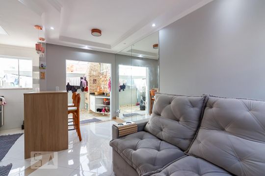 Sala de casa de condomínio para alugar com 2 quartos, 79m² em Jaguaribe, Osasco