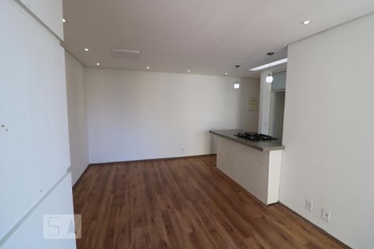 Sala de apartamento à venda com 3 quartos, 67m² em Sítio da Figueira, São Paulo