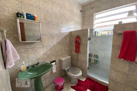 Banheiro de apartamento para alugar com 1 quarto, 42m² em Inhauma, Rio de Janeiro