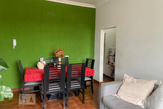 Sala de apartamento para alugar com 1 quarto, 42m² em Inhauma, Rio de Janeiro