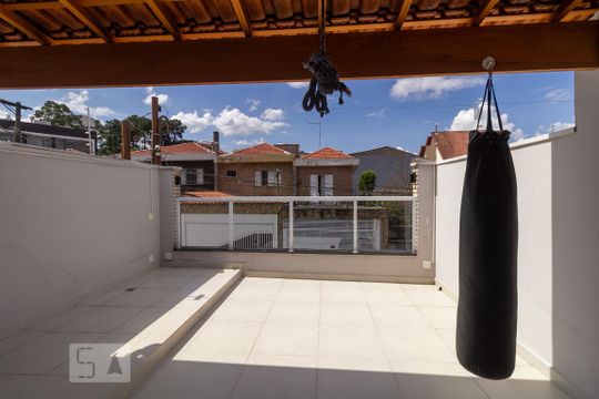 Varanda de casa à venda com 4 quartos, 250m² em Jardim Piqueroby, São Paulo