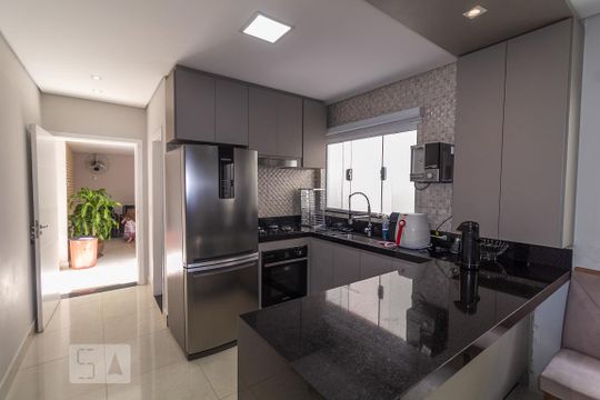 Cozinha de casa à venda com 4 quartos, 250m² em Jardim Piqueroby, São Paulo