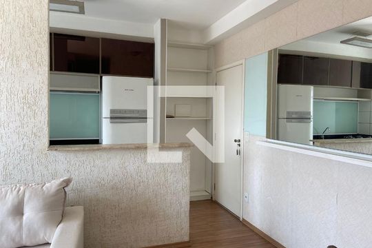 Sala/cozinha de apartamento para alugar com 2 quartos, 51m² em Umuarama, Osasco