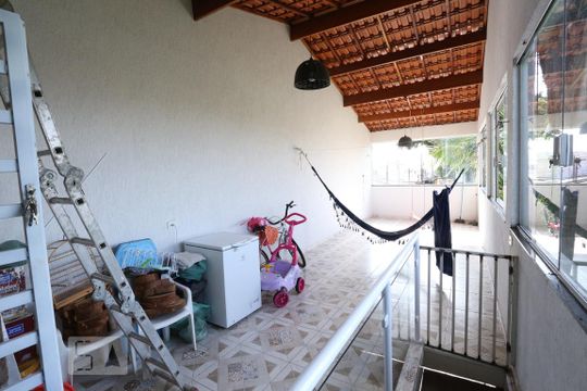 Varanda de casa à venda com 3 quartos, 150m² em Parque Boturussu, São Paulo