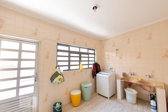 Area de Serviço de casa à venda com 3 quartos, 385m² em Jardim Almeida Prado, Guarulhos