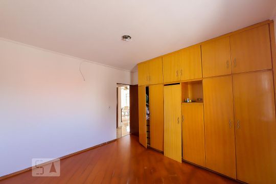 Quarto 1 de casa à venda com 3 quartos, 385m² em Jardim Almeida Prado, Guarulhos