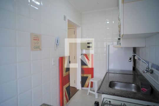 Cozinha de apartamento para alugar com 1 quarto, 37m² em Petrópolis, Porto Alegre
