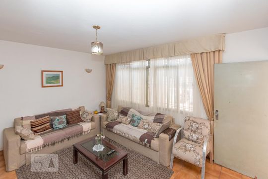 Casa à venda com 3 quartos, 150m² em Vila Cordeiro, São Paulo