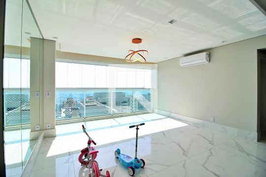 Sala de apartamento para alugar com 3 quartos, 180m² em Campestre, Santo André