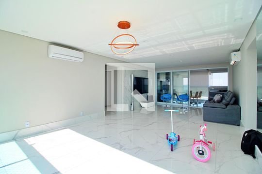 Sala de apartamento para alugar com 3 quartos, 180m² em Campestre, Santo André