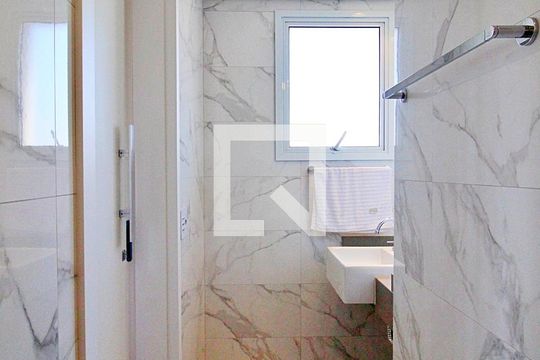 Banheiro da Suíte 2 de apartamento para alugar com 3 quartos, 180m² em Campestre, Santo André