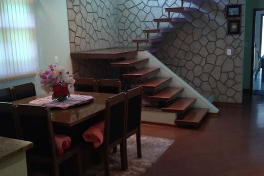 Sala de casa à venda com 3 quartos, 206m² em Vila Guilherme, São Paulo