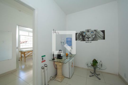 Corredor de casa à venda com 5 quartos, 300m² em Prado, Belo Horizonte