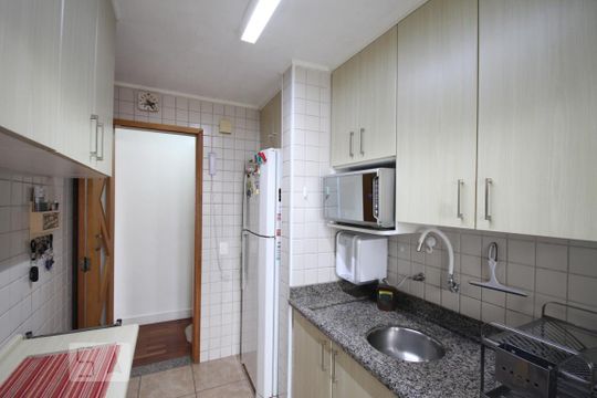 Cozinha de apartamento à venda com 2 quartos, 52m² em Jardim Celeste, São Paulo