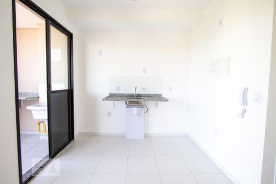 Cozinha de apartamento para alugar com 2 quartos, 57m² em Padroeira, Osasco