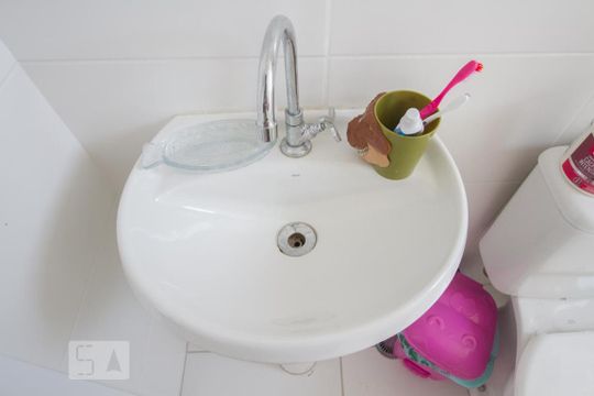 Detalhe Banheiro de apartamento para alugar com 2 quartos, 48m² em Jardim Germania, São Paulo