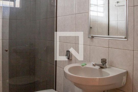 Banheiro Piso inferior de casa para alugar com 3 quartos, 157m² em Vila Anglo Brasileira, São Paulo
