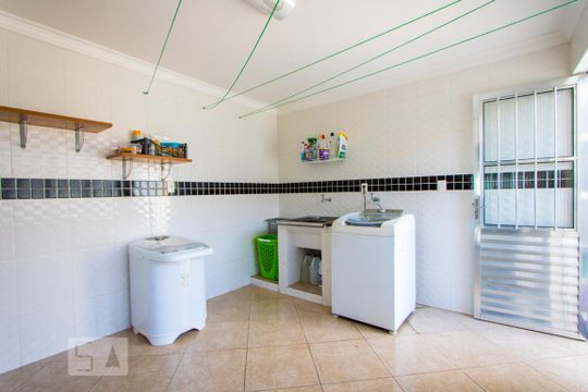 Área de serviço de casa à venda com 3 quartos, 258m² em Parque Erasmo Assunção, Santo André
