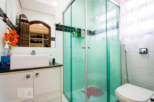 Banheiro do quarto 1 de casa à venda com 3 quartos, 258m² em Parque Erasmo Assunção, Santo André