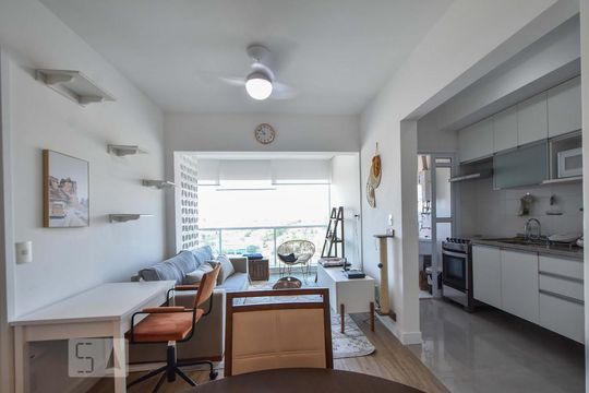 Sala de apartamento para alugar com 1 quarto, 50m² em Jardim Aeroporto, São Paulo