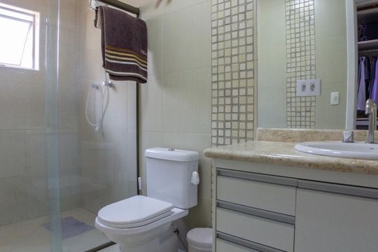 Banheiro da Suíte de casa à venda com 4 quartos, 395m² em Chora Menino, São Paulo