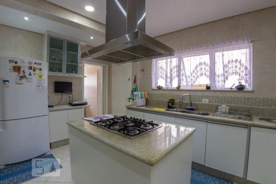 Cozinha de casa à venda com 4 quartos, 395m² em Chora Menino, São Paulo