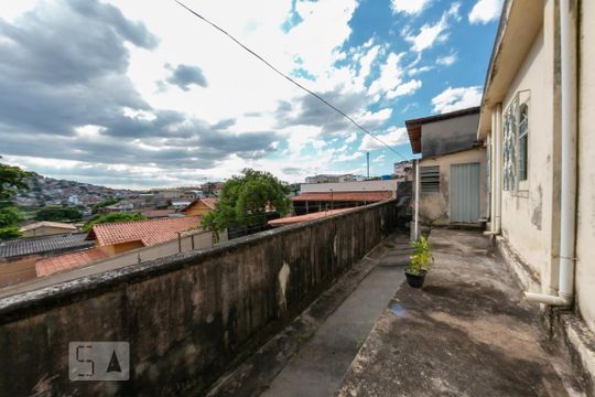 Área Externa de casa à venda com 4 quartos, 425m² em Glória, Belo Horizonte