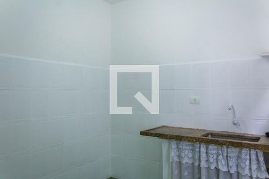 Cozinha de casa para alugar com 1 quarto, 27m² em Jardim Nosso Lar, São Paulo