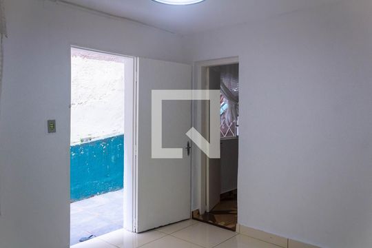 Sala de casa para alugar com 1 quarto, 27m² em Jardim Nosso Lar, São Paulo