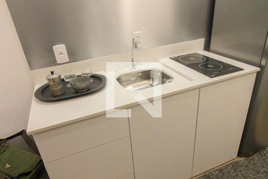 Cozinha de kitnet/studio à venda com 1 quarto, 27m² em Pinheiros, São Paulo